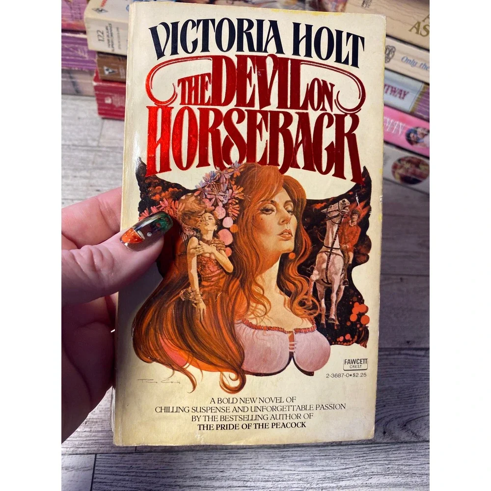 The Devil‎ on Horseback Victoria Holt Fawcett Crest 1977 Paperback Romance Novel